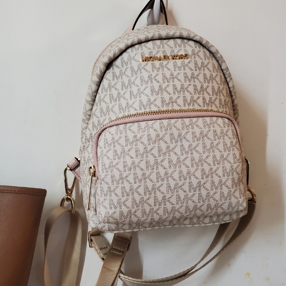 Micheal kors bookbag with dust bag